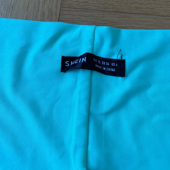 Solid Tie Back Halter Top - Picture 8 of 8